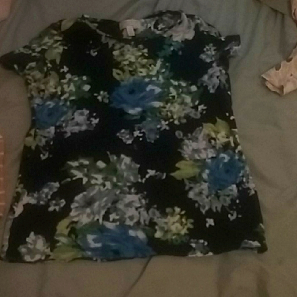 Blue t-shirt with flowers